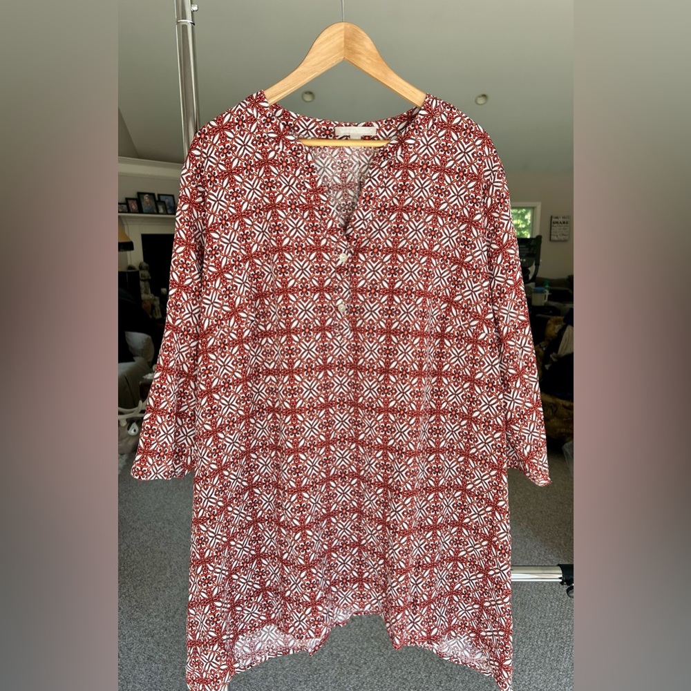 Woman’s size 22/24 top